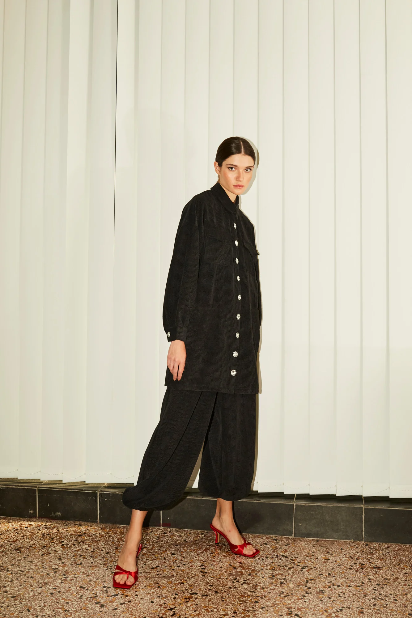 Regina corduroy black pants - Image 3